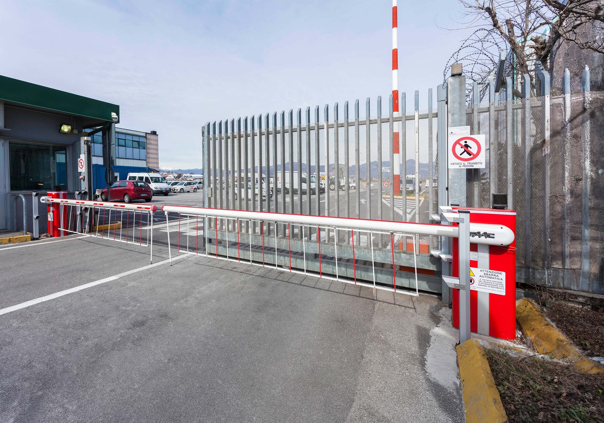 Automazioni Cancelli e Barriere FAAC