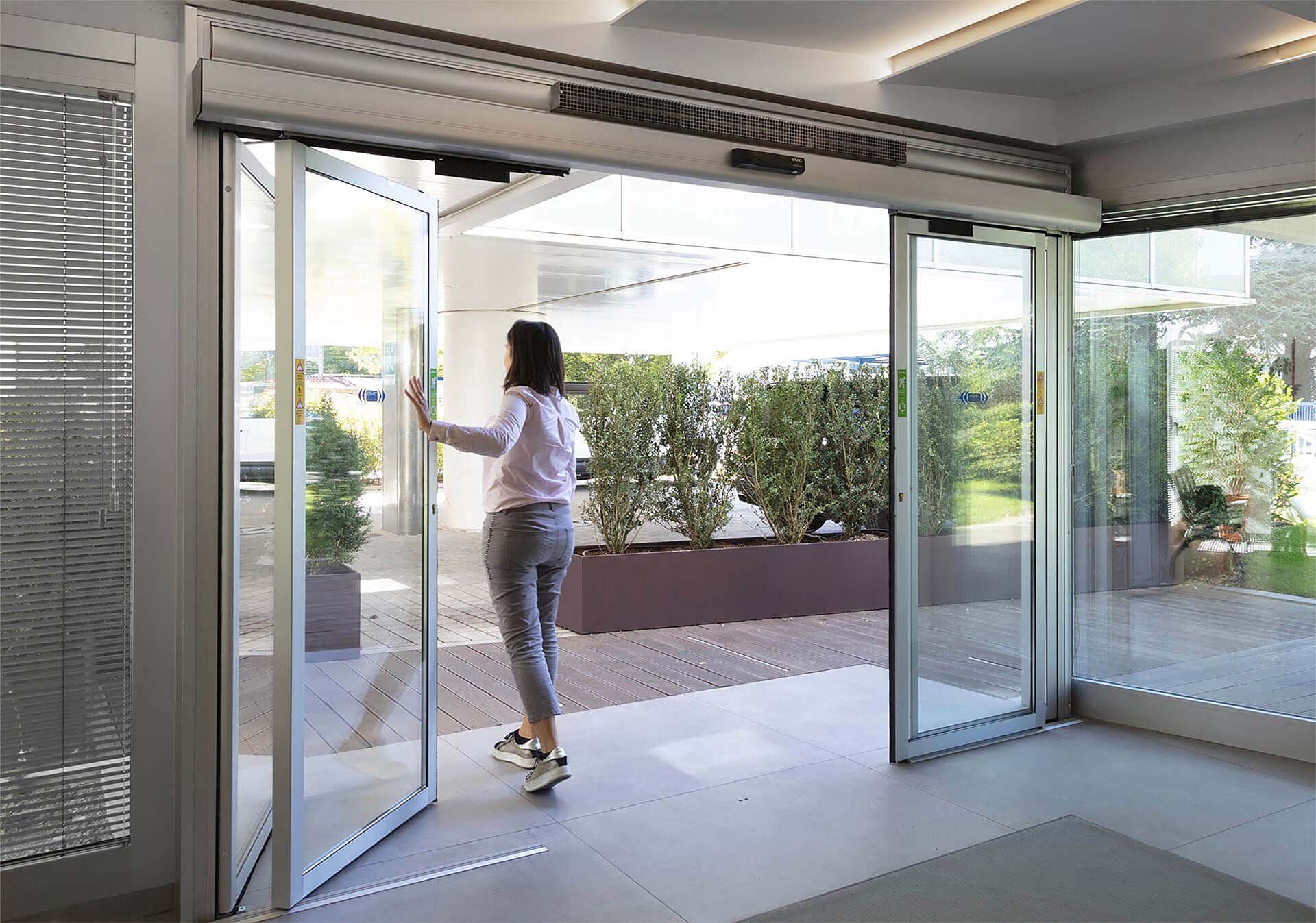 FAAC AIRSLIDE Porta scorrevole con barriera d’aria incorporata